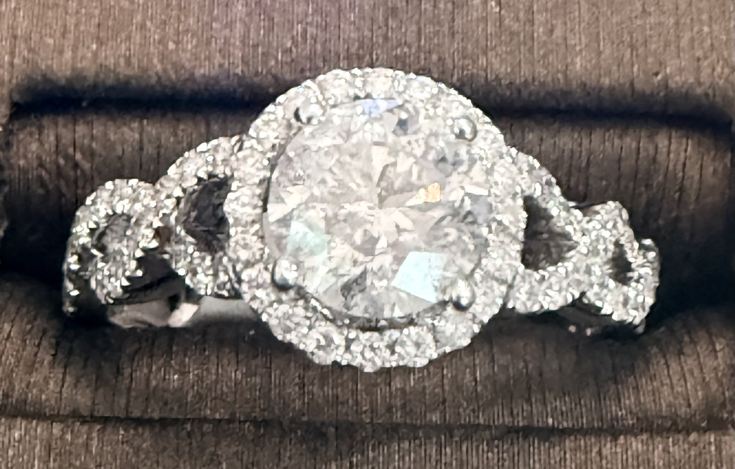 14kw 1.50tw 0.94ct. Round Dia. Halo Ring 10650